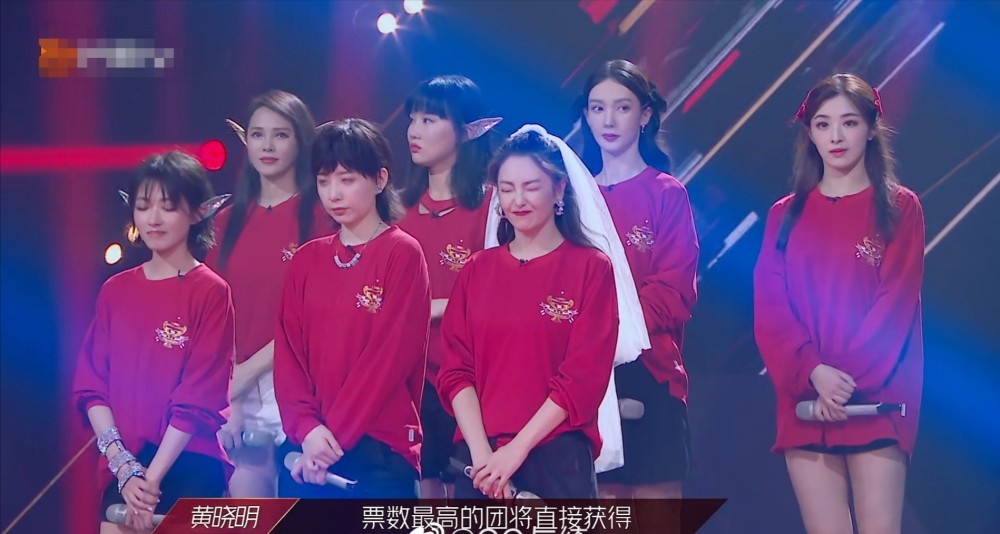 李斯丹妮|李斯丹妮团婚纱造型大比拼：张含韵有点甜，张雨绮婚纱裙太美