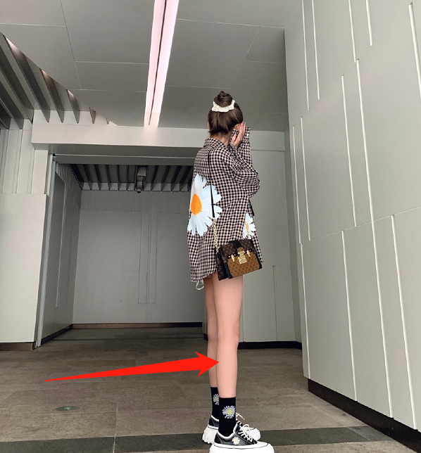 腐团儿挑战学生打扮小鸟腿无多余赘肉多数女孩子羡慕不来