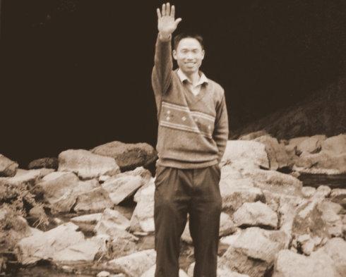 他一生历经苦难,去世3年后遗作大火,被誉为中国版《百年孤独》|孙正国