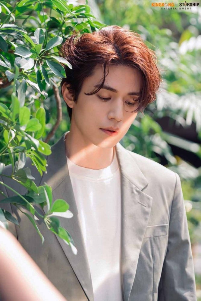 李栋旭《九尾狐传》预告化身千年狐妖!李栋旭魅惑异色瞳孔,长腿超显眼
