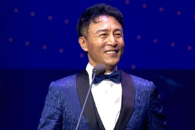 百老汇|不顾家人的反对，坚持出国追寻梦想的他，终成百老汇华裔第一人