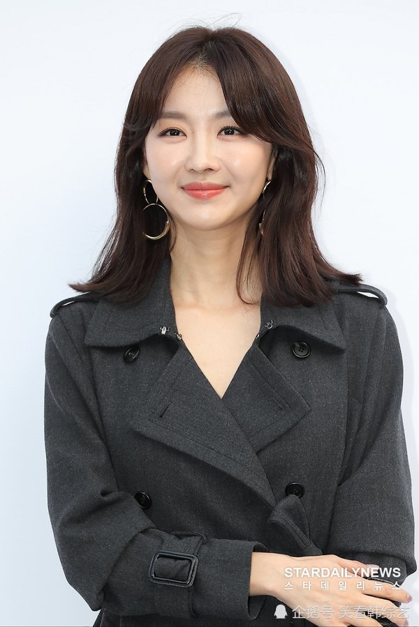 恶之花张熙珍展现了真实的存在感人生作品正在撰写中