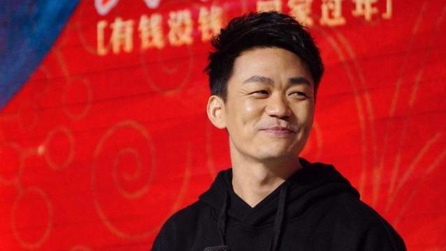 王宝强|王宝强身家上亿，但亲哥却在村头卖煎饼，哥哥回答太真实