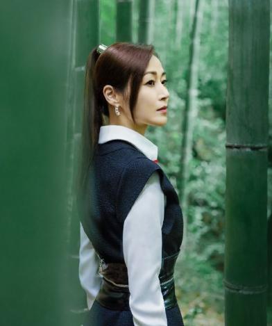 50岁万绮雯至今无子新戏重现马小玲造型长腿吸睛颜值逆龄