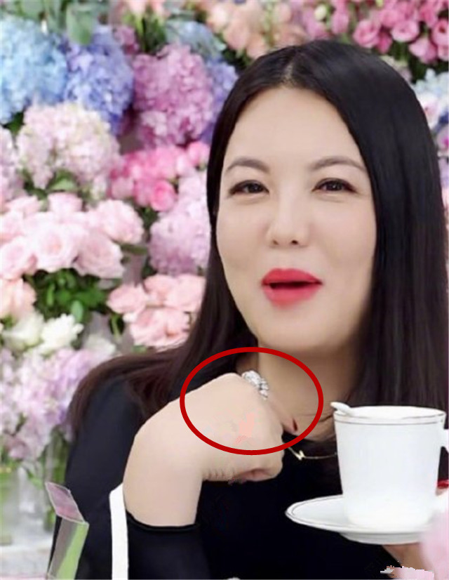 李湘|网传李湘王岳伦突然宣布离婚，夫妻俩合体秀恩爱打脸谣言