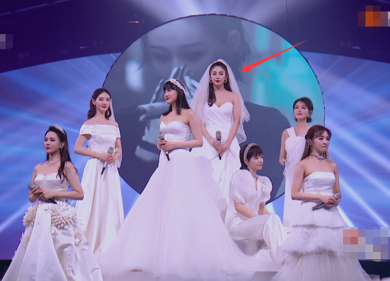 乘风破浪的姐姐:集体穿婚纱,金晨美如画,张雨绮哪里像是两个孩子的妈