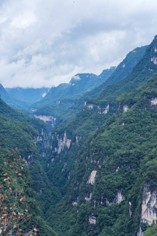 在襄阳保康有一处深山秘境,高山河谷绝壁可与张家界媲美,知道它的人真