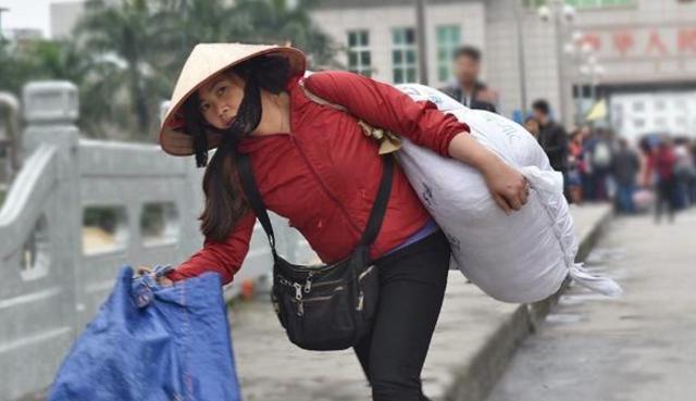 柬埔寨美女来中国打工,第一次发工资时就哭了:我要回国!