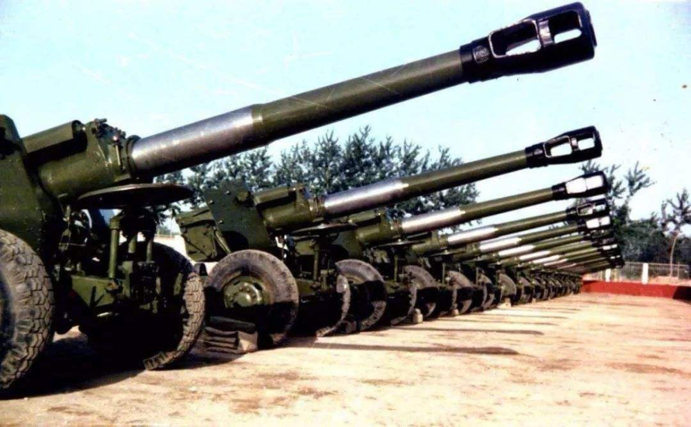 中国203毫米加农炮图片