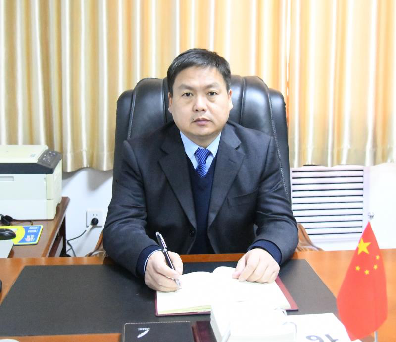 顾英辉 河北赵县中学校长 7岁女孩偷了商场玩具并且拒绝承认,母亲报警