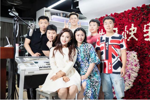 玖月奇迹|“玖月奇迹”被曝离婚，相伴16年无子，两人曾一起经历一场生死