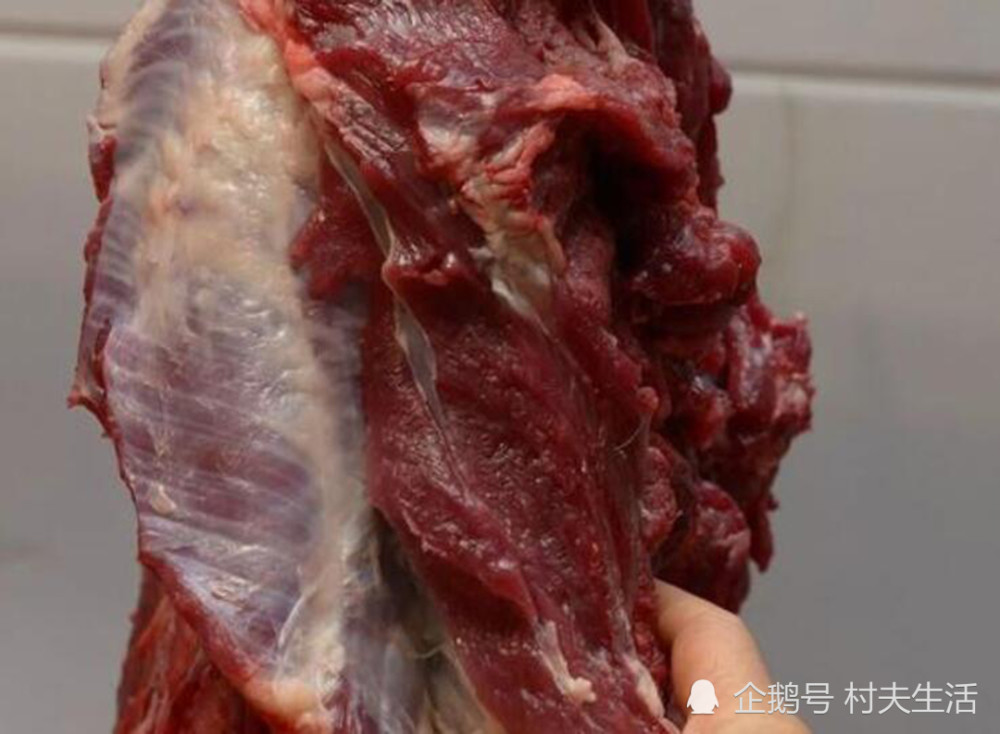 猪肉|为什么卖猪肉的常拿一块布在猪肉上擦？我是才知道，别乱买了