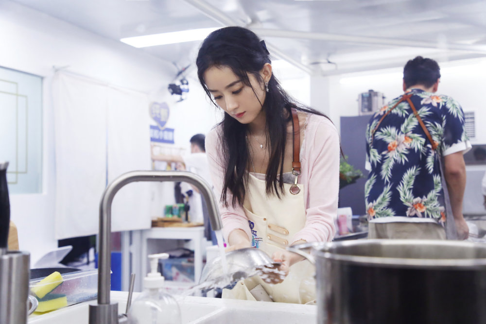 赵丽颖工作室|赵丽颖工作室正面刚！被中餐厅用黑稿做战报，为立人设恶意剪辑