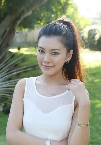 《爱情公寓》里"傻白甜"羽墨,如今生活得怎么样了?