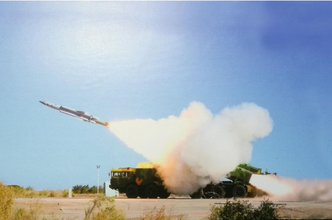 局势升级,解放军发射两枚东风导弹,直奔南海