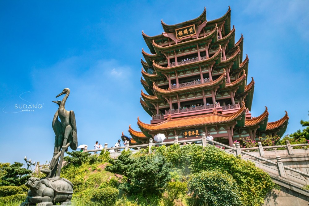 "自2020年 8月8日起,武汉黄鹤楼等12个5a级景区以及湖北省内其他a级