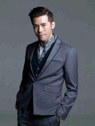 tvb|前TVB当红小生沈震轩夺男主角金奖，曾为一份特价盒饭每天步行很远