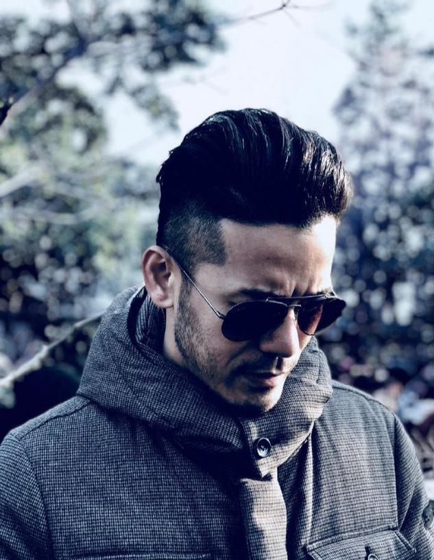 前tvb当红小生沈震轩夺男主角金奖曾为一份特价盒饭每天步行很远