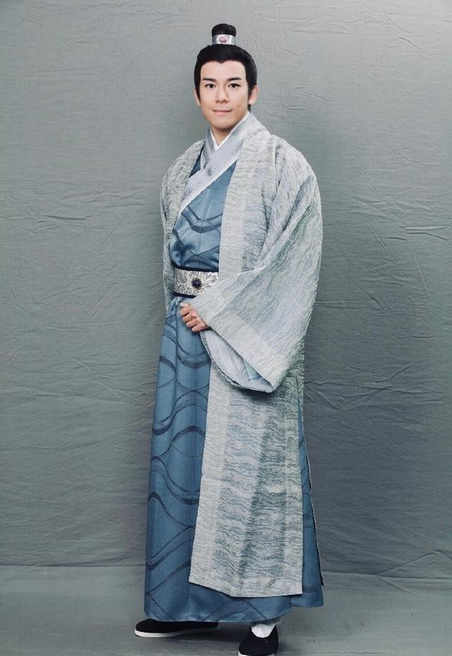 tvb|前TVB当红小生沈震轩夺男主角金奖，曾为一份特价盒饭每天步行很远