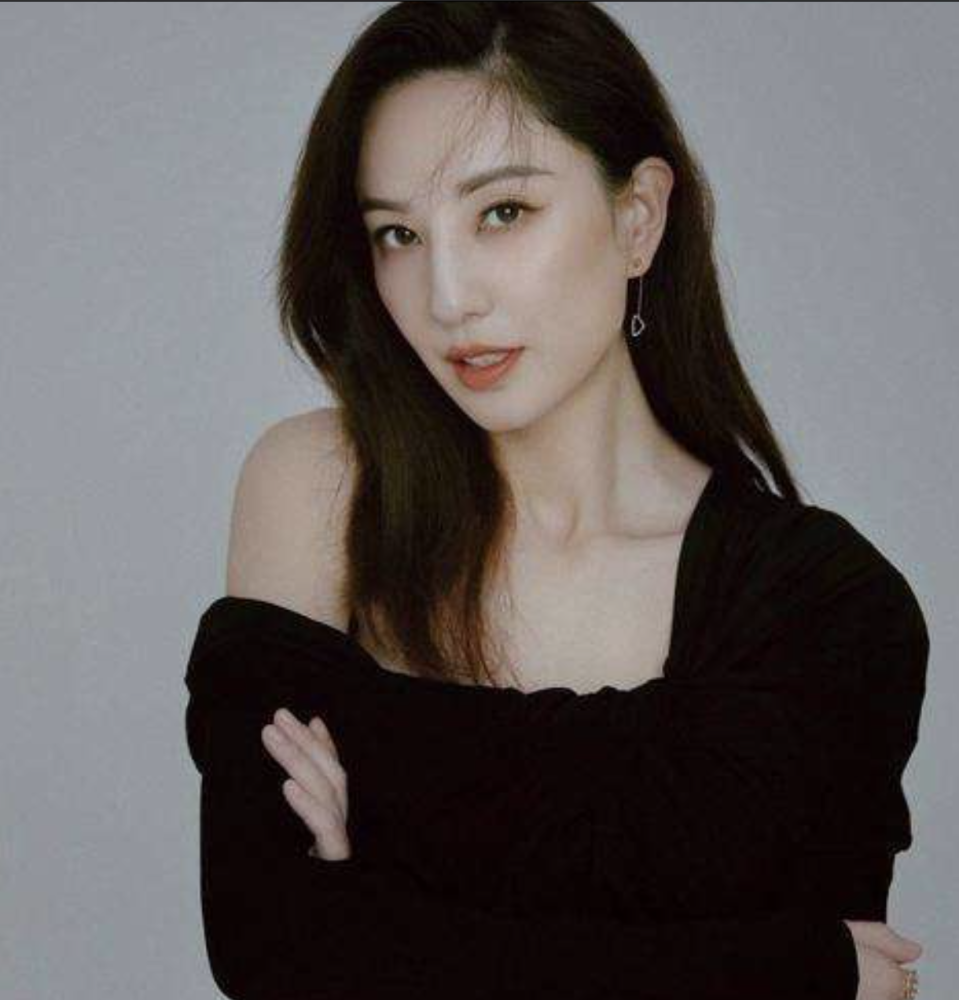 霍汶希|郑希怡吐槽经纪人管教严不让吃米饭，霍汶希：没我她能有今天吗？