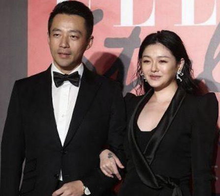 大s|大S体重终于“失控”？43岁活动亮相膀大腰圆，怎么遮都遮不住