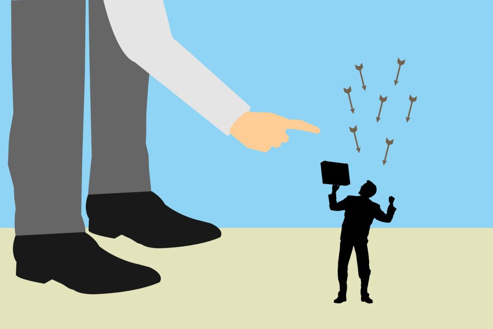 是公司有这么一个刺头,其他人看他都不爽,还是