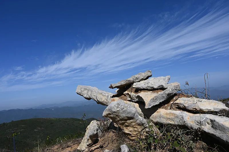 名胜古迹卢峰山