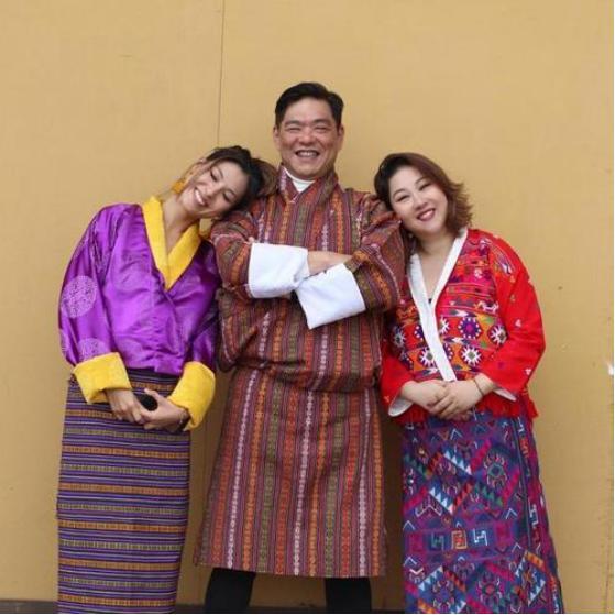 豪门|他们是豪门废柴兄弟，败光近百亿家产，一个父女恋一个爱追女明星