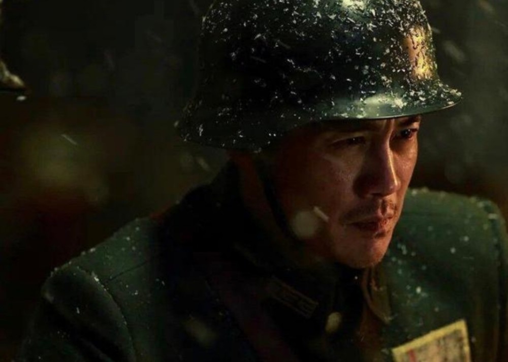 八佰|热映的复工影片《八佰》，15亿票房的背后依旧是众口难调