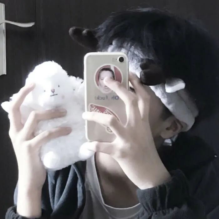 不露脸兄弟头像:梦是个可怕的东西,总在你毫无防备的时候