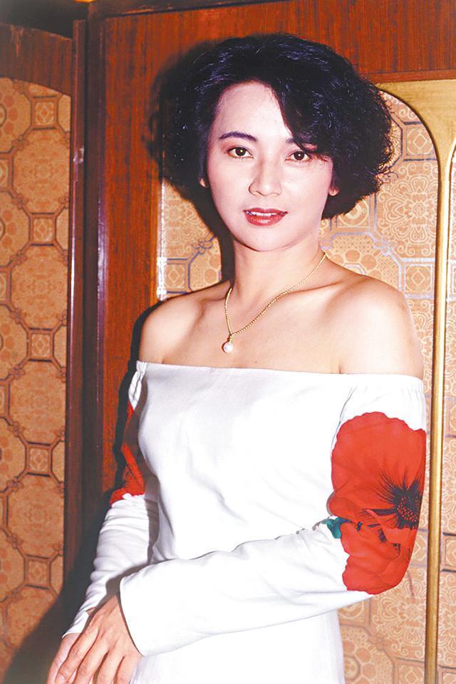 胡慧中与何志平的身份,年轻观众更熟悉的是,孙俪的姨奶奶跟姨爷爷