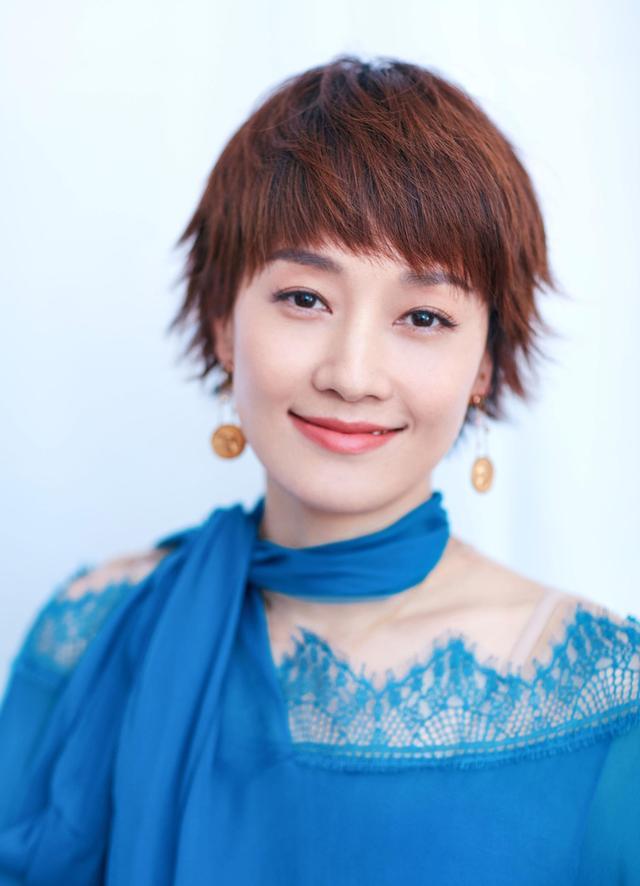 马伊琍|马伊琍离婚后首谈前夫，爬不起床不知道干嘛，终于“浴火重生”