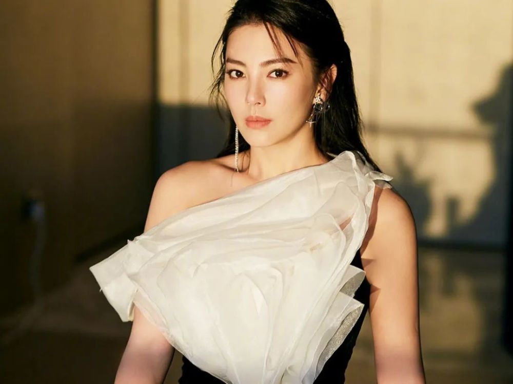 乘风破浪的姐姐|为跟前老板暗中较量，被嘲蹭热度无底线的她冤不冤？