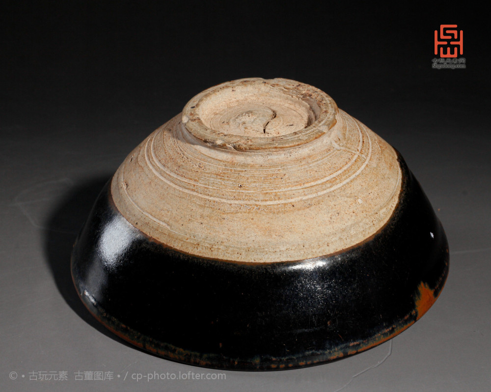 磁州窑|金-元磁州窑铁锈花黑釉碗