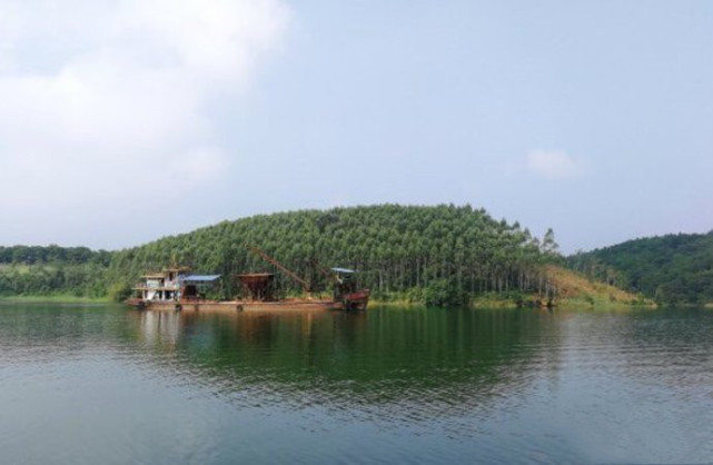 九龙瀑布群森林公园:位于广西南宁横县圣山西镇龙林场大吾分场内,距