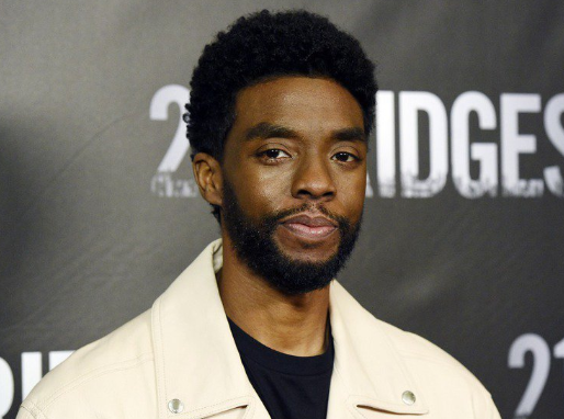 查德维克·博斯曼|《黑豹2》原定2022年上映，网友叹：瓦坎达的高科技也没能拯救黑豹