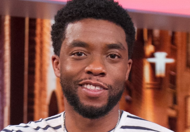 查德维克·博斯曼|《黑豹2》原定2022年上映，网友叹：瓦坎达的高科技也没能拯救黑豹