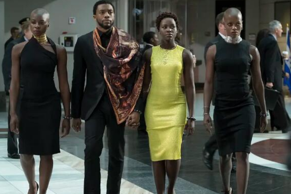 查德威克·博斯曼|漫威黑豹男主角去世，出演多部经典影片，曾被拍坐轮椅进急诊室！