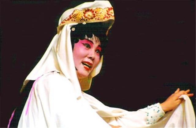 洪雪飞|阿庆嫂扮演者洪雪飞：52岁命丧新疆山沟，丈夫以别样方式怀念