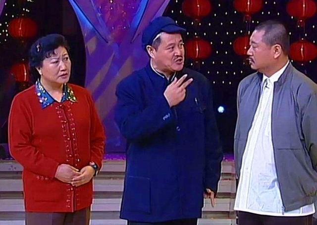 赵本山|63岁赵本山近况曝光！满头白发步履蹒跚，带赵家班再拍《刘老根》