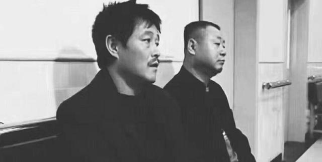 赵本山|63岁赵本山近况曝光！满头白发步履蹒跚，带赵家班再拍《刘老根》