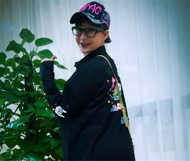 孙楠|50岁的买红妹，离开孙楠后，重新找回自我，活出自己的人生