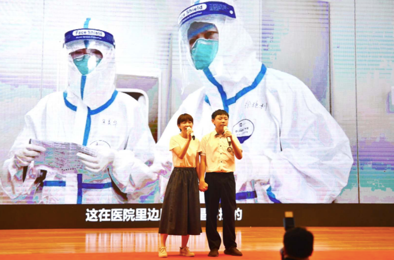 教育|十八中开学典礼上，疫情防控专家成了最受欢迎的人