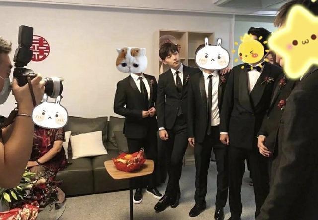 戴格格|邓伦又回老家当伴郎！扮格格、穿女装、嘴对嘴，啥游戏都玩