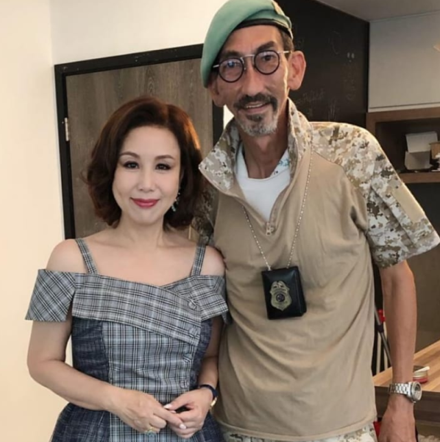 60岁"胖头陀"近照,身材瘦削但精神奕奕,一度落魄到没钱葬母|车保罗|胖