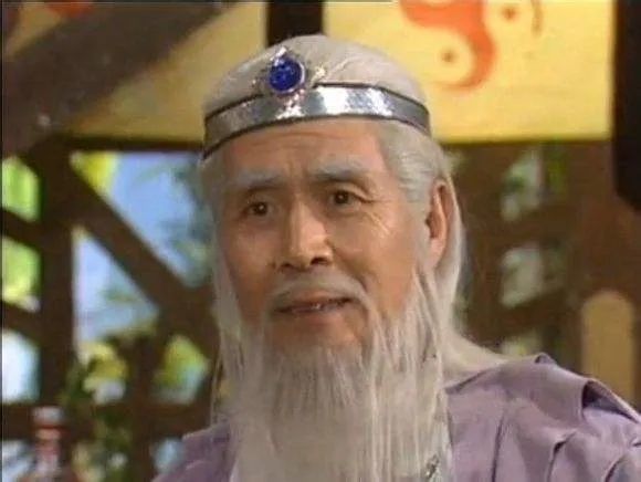 文那|造神女孩文那，用一支画笔让众神在国贸CBD上班了