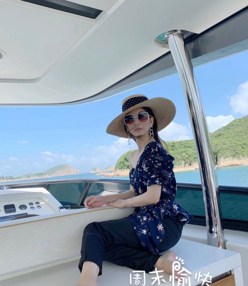 方媛|潘玮柏再上热搜，方媛举动惹争议：学不会低调是如何毁掉一个人的