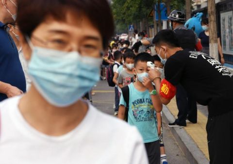 棒棒糖|开学第一天“小豆包”收获棒棒糖