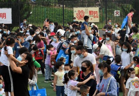 棒棒糖|开学第一天“小豆包”收获棒棒糖