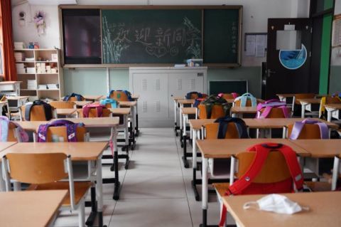 棒棒糖|开学第一天“小豆包”收获棒棒糖